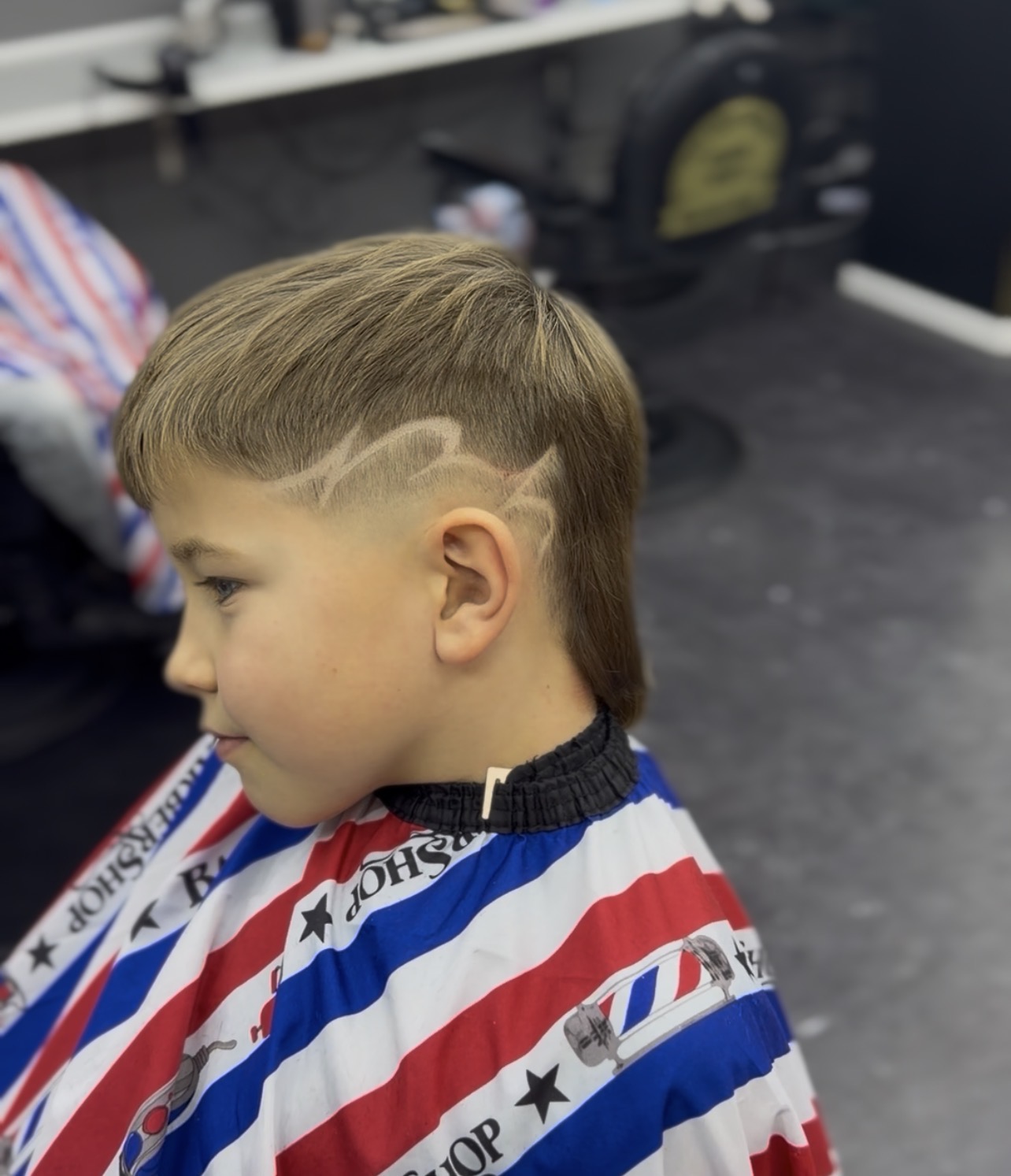Kids Cut mit individuellem Hair-Tattoo